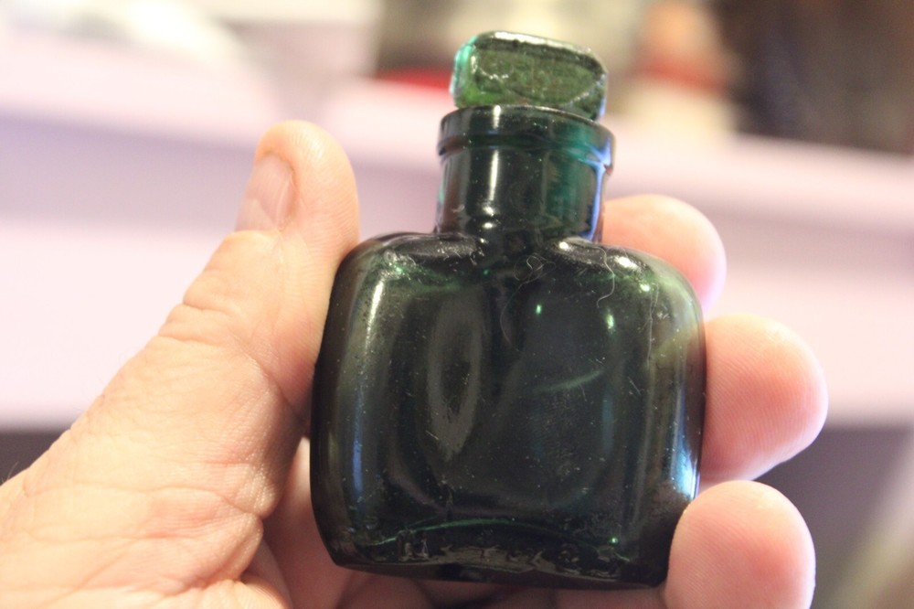 Antique, Old, 2 7/8'', Deep Green, Perfume/Scent Bottle , Original Stopper