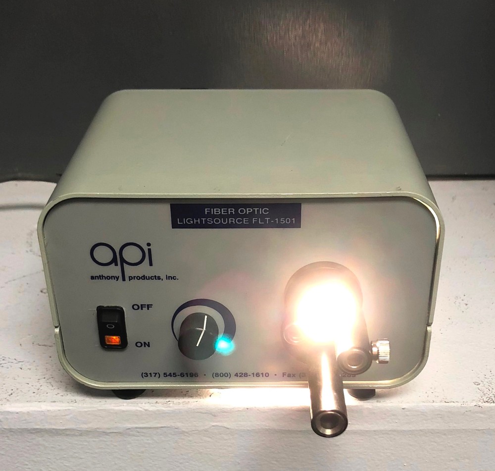 API FLT-1501 Fiber Optic Light Source 1501 Lightsource