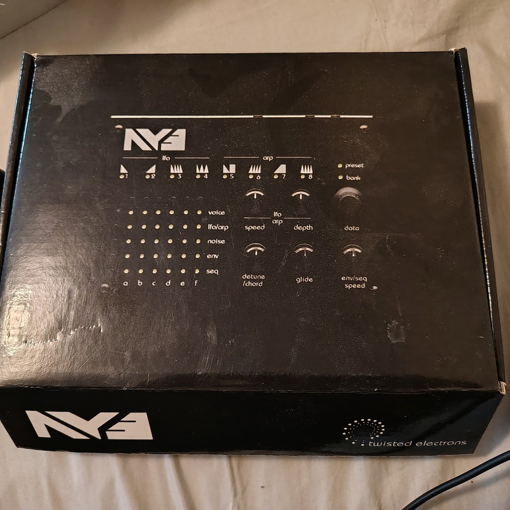 Twisted Electrons AY3! Chiptune 8bit Synth