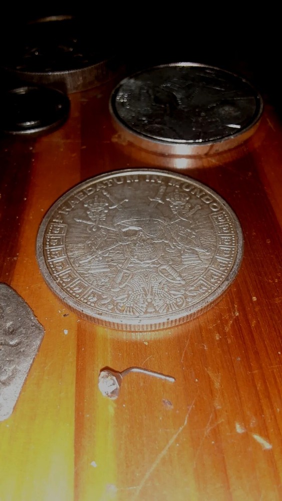 Treasure Chest includes Pieces of 9 (8)