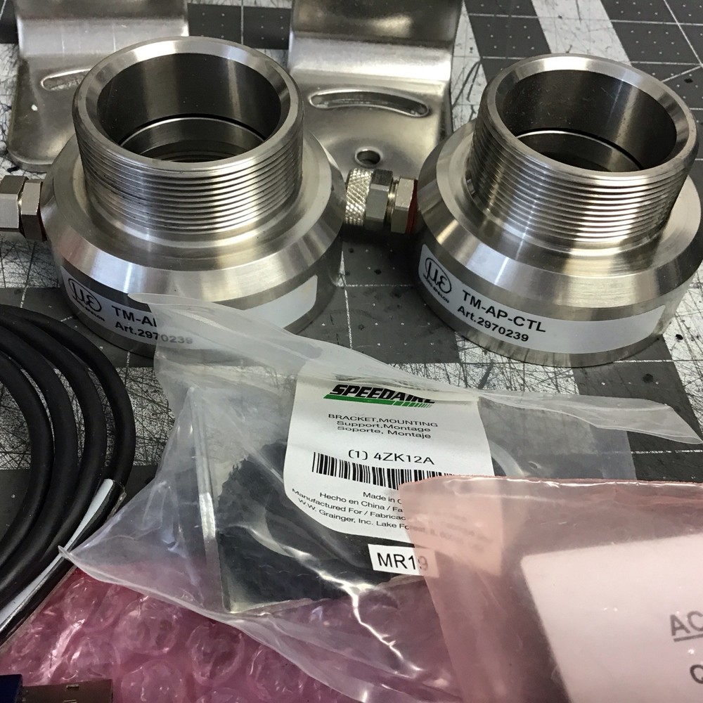 Micro-Epsilon TM-AB-CTL / 2970238 Mounting Bracket Miscellaneous Lot (LB31E)