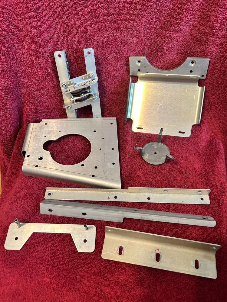 KING AUTOPILOT SERVO PARTS AND TRAYS