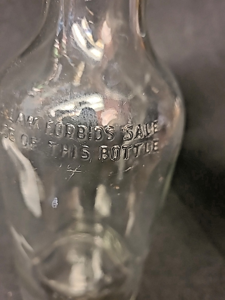 Vintage 1952 Fleischmann's Gin 4/5 Quart Clear Glass Bottle - Embossed Eagle