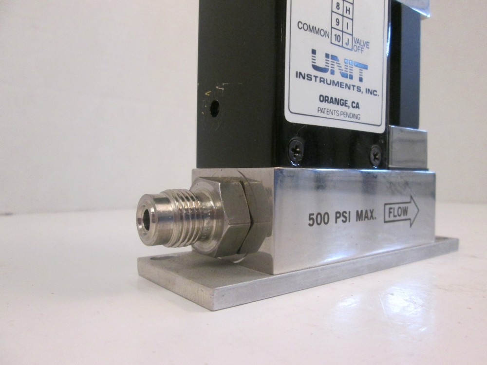 Unit UFC-1000, MFC, Mass Flow Controller, N2O, 300 SCCM, Used