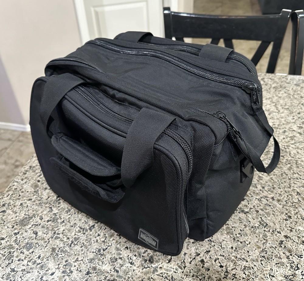 Uncle Mike's Law Enforcement Side-Armor Deluxe Range Bag - Black
