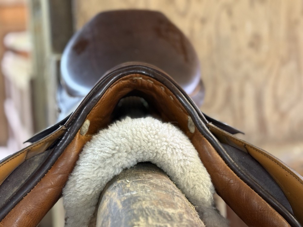 PENDING*****Stubben Siegfried CS Jumping All purpose Saddle 17.5” 30 Medium Tree