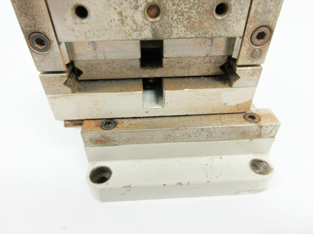 LINE TOOL CO XYZ STAGE THREE AXIS UNIT - RUST
