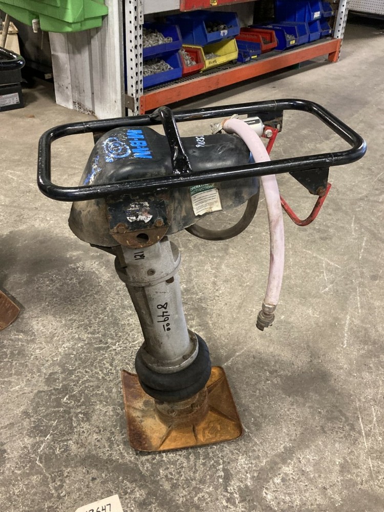 Ground Pounder Pneumatic Air Powered Jumping Jack Tamper , AR56/57