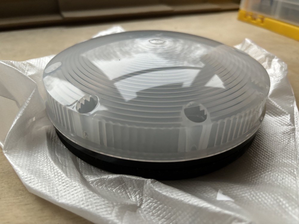 KD744 7” Clear/White Reverse Light 1 Wire