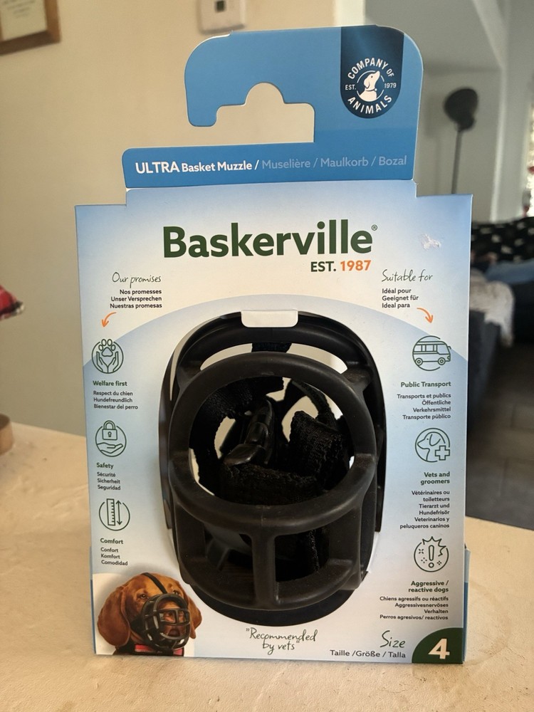 Baskerville ultra basket dog muzzle Black  Size 4