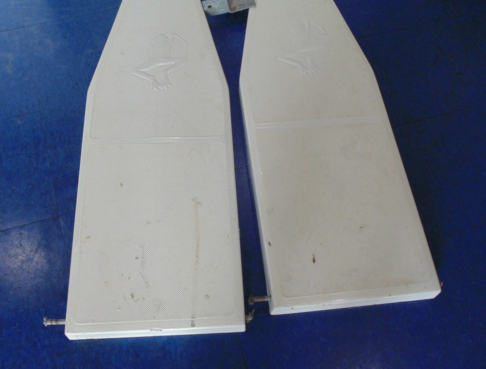 Frog Hooks Pair Boat 51" Platform Mooring Docking System Non-Adjustable