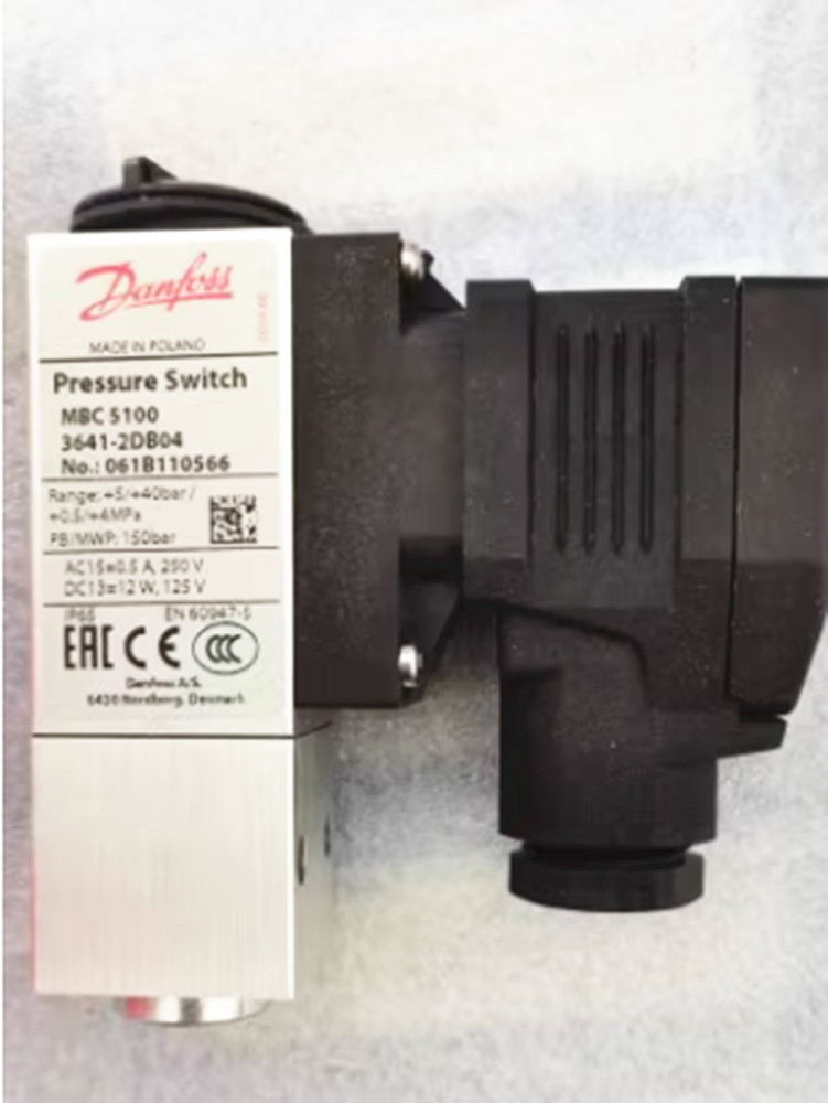 1pcs Danfoss MBC5100 061B110566 sensor
