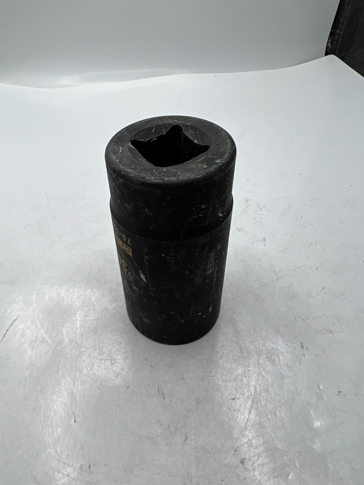 GENUINE Dewalt 75-146D Standard Impact Socket 30mm, Black