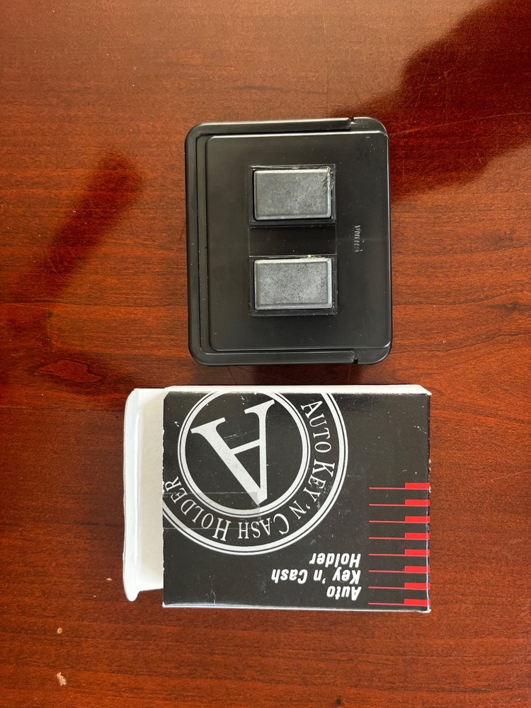 Auto Key 'n Cash Holder