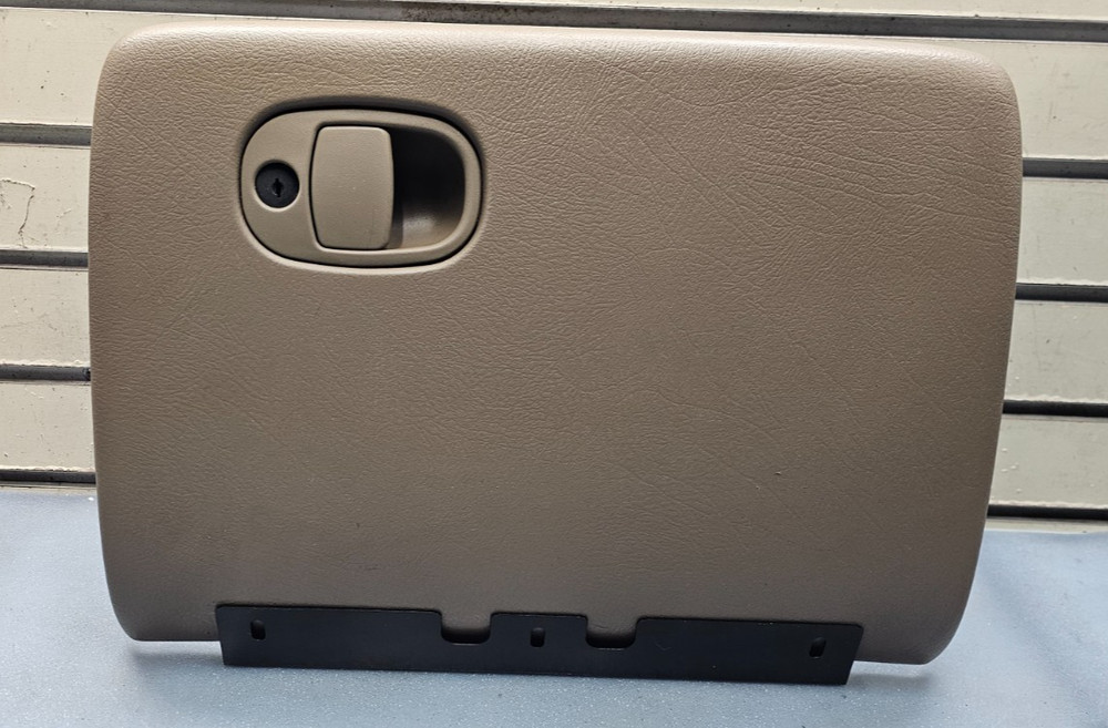 02-05 trailblazer Envoy Rainier Dash Glove Box Storage Compartment Assembly Tan