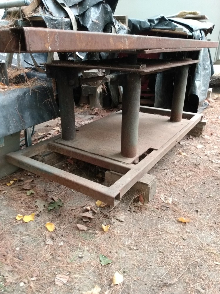 Adjustable Steel Welding Table