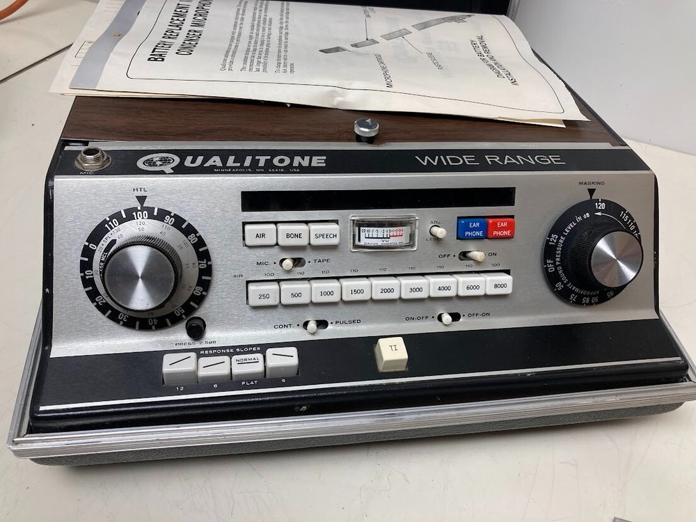 Qualitone Wide Range Hearing Ultratone Device System in Storage Case - Used