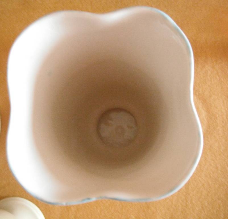 VASE SIGNED JC BLUE 8" TALL EXCELLENT CONDITION