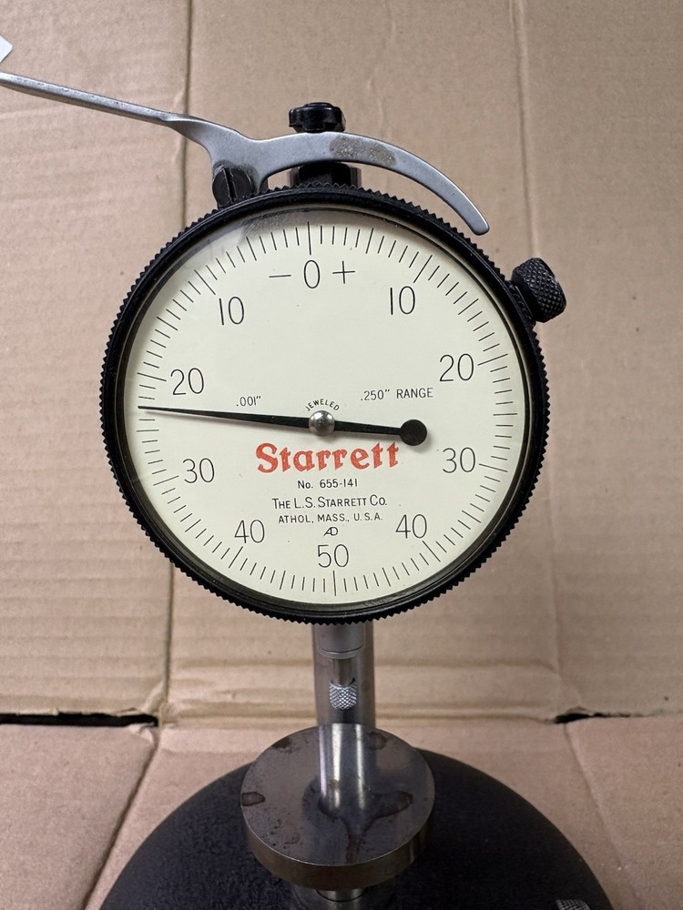 Starrett No. 654 Bench Comparator Stand W/655-141 Dial Indicator