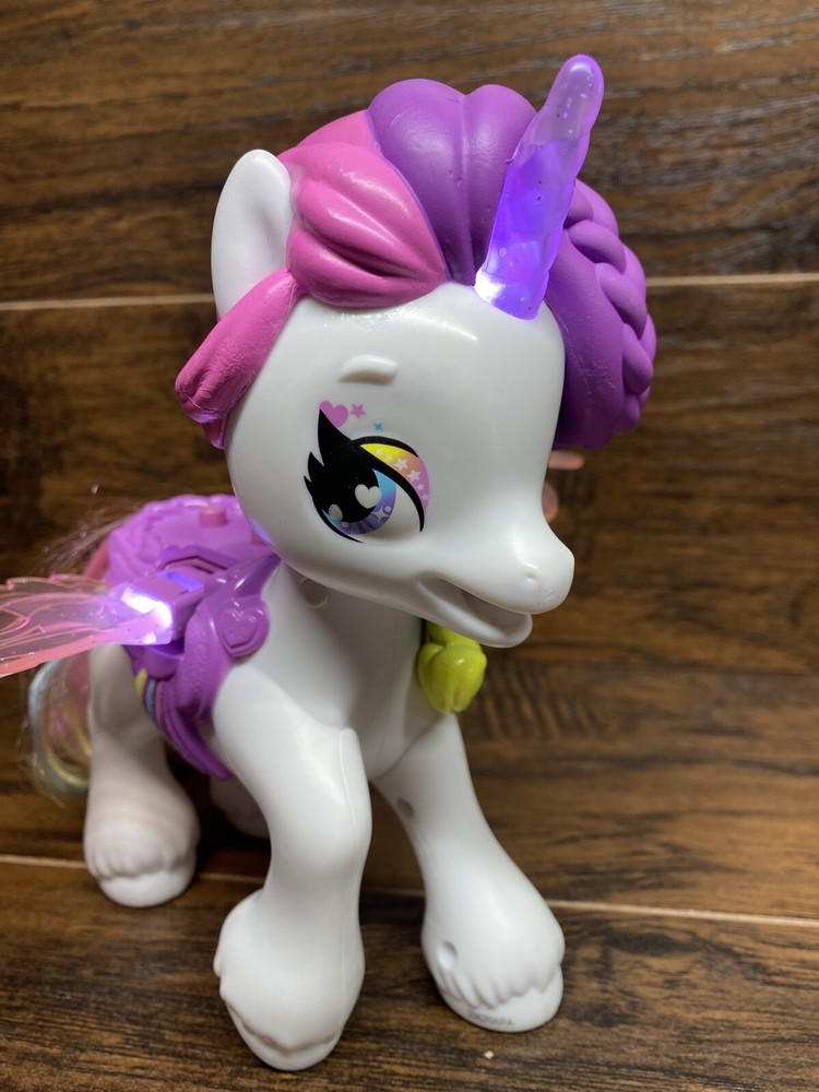 Hatchimals Interactive Unicorn Pegasus Rainbow Braids Lights Up Talks