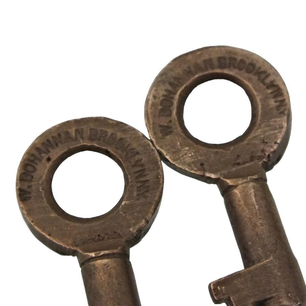 W. BOHANNAN SMALL TINY Brass Keys x 2 - Under 1" - Brooklyn, NY - ref.k67