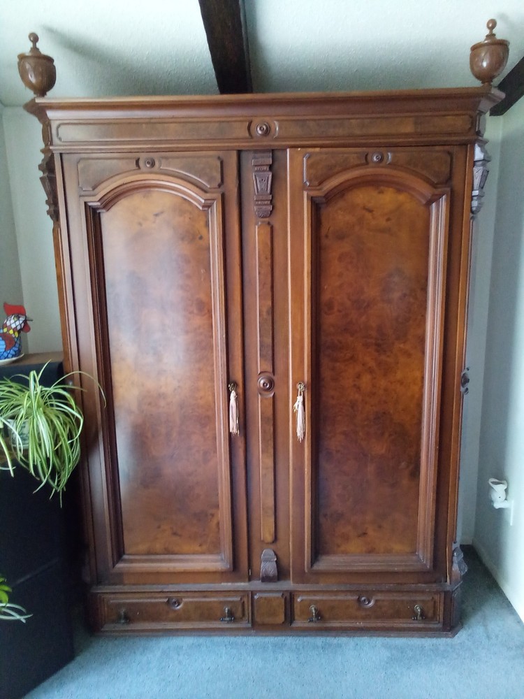 1870 scilian armoire