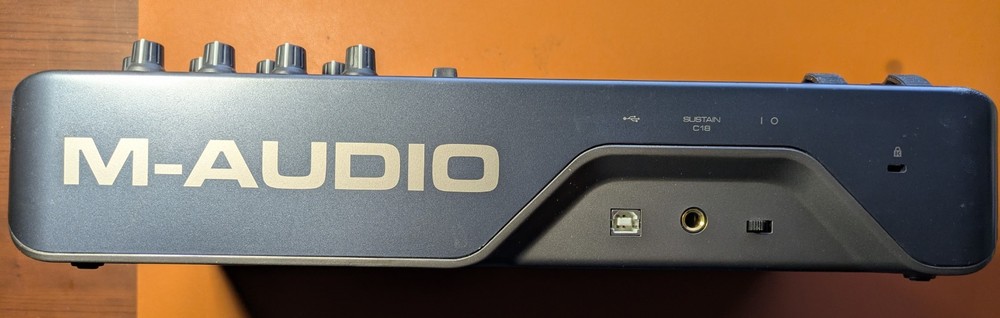 M-Audio Oxygen 25 Keyboard 3rd Gen with Power Cable