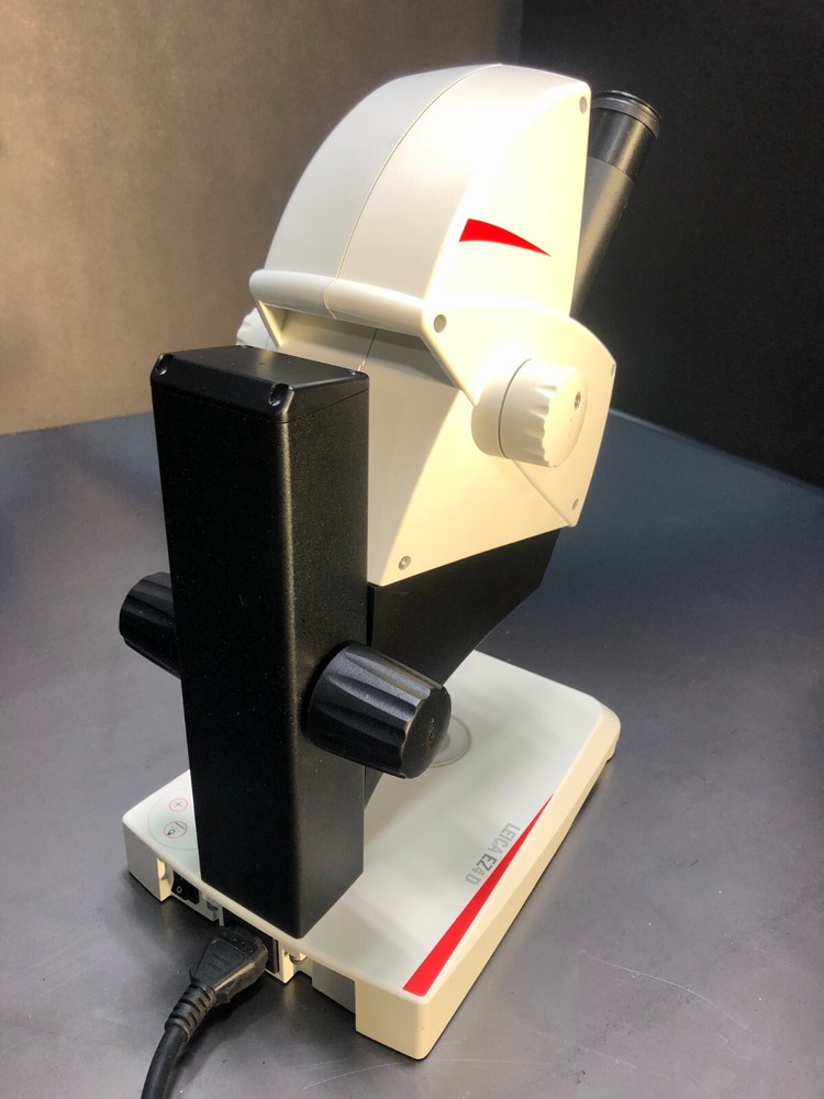 Leica EZ4 D Stereo Microscope with variable control lighting