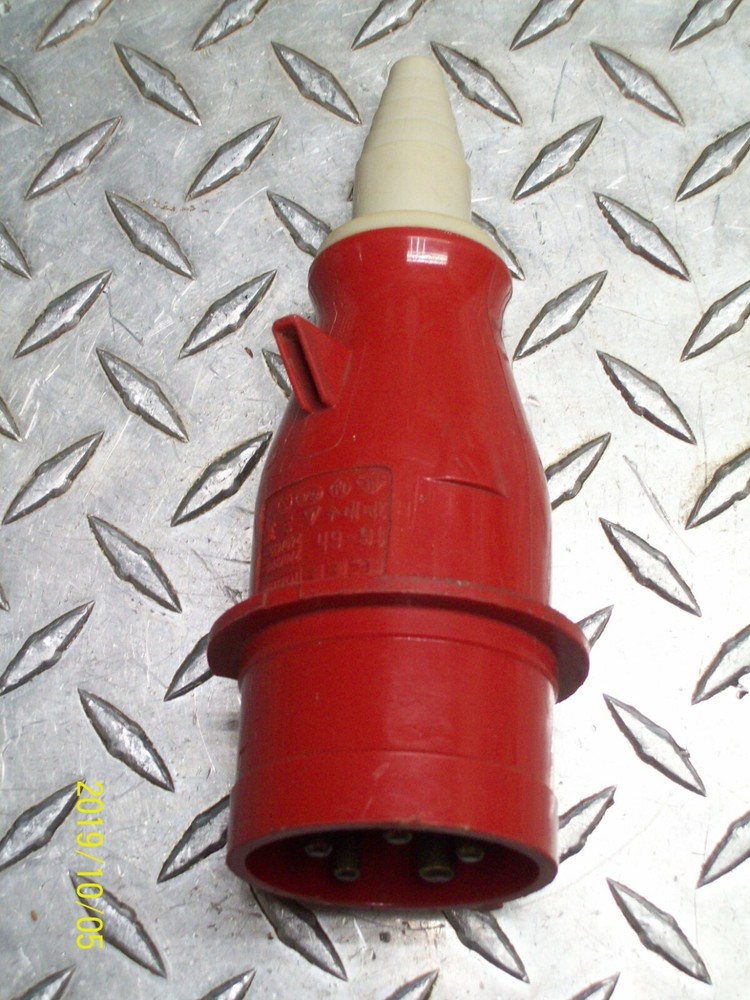 MENNEKES 16-6H CEE FORM PLUG