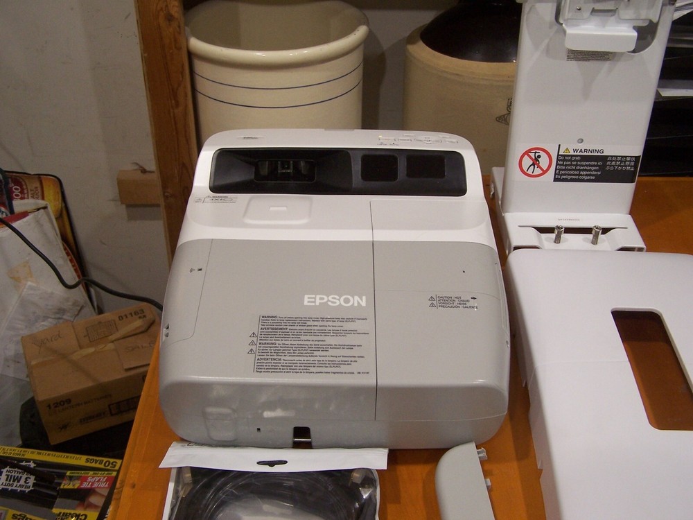 Complete Epson BrightLink 450Wi Interactive Projector / H317A lamp hours 41