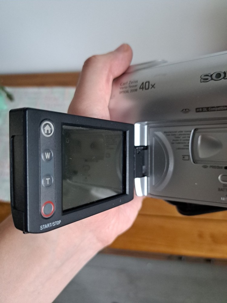 Sony Handycam DCR-DVD109 Handheld