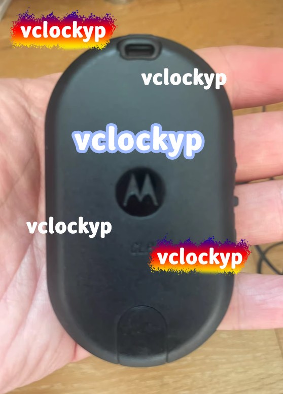 1pcs MOTOROLA CP108, complete with accessories