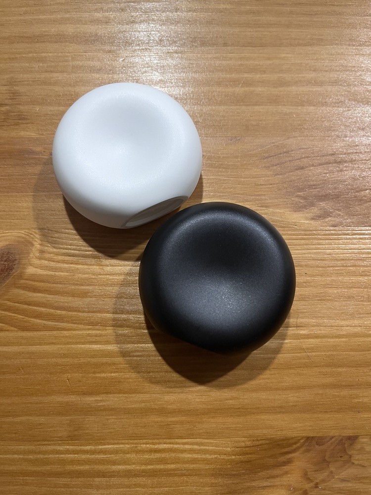 Tupperware Ergonomic Salt & Pepper Shakers black & White