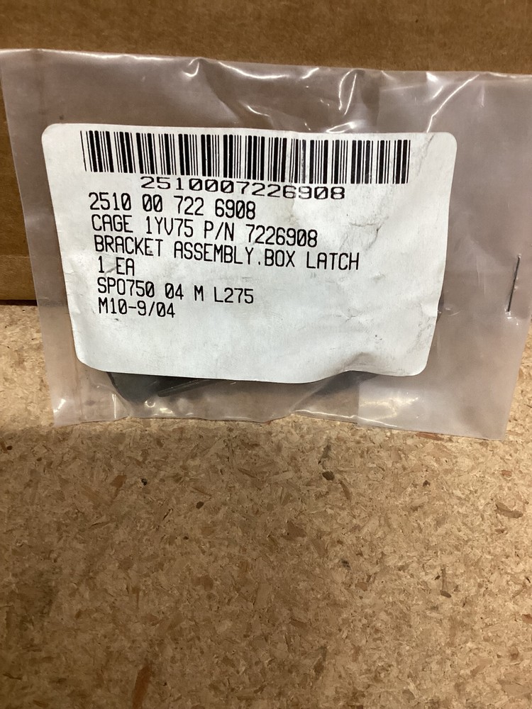 bracket assmy.box latch 2510-00-722-6908(8-EACH)