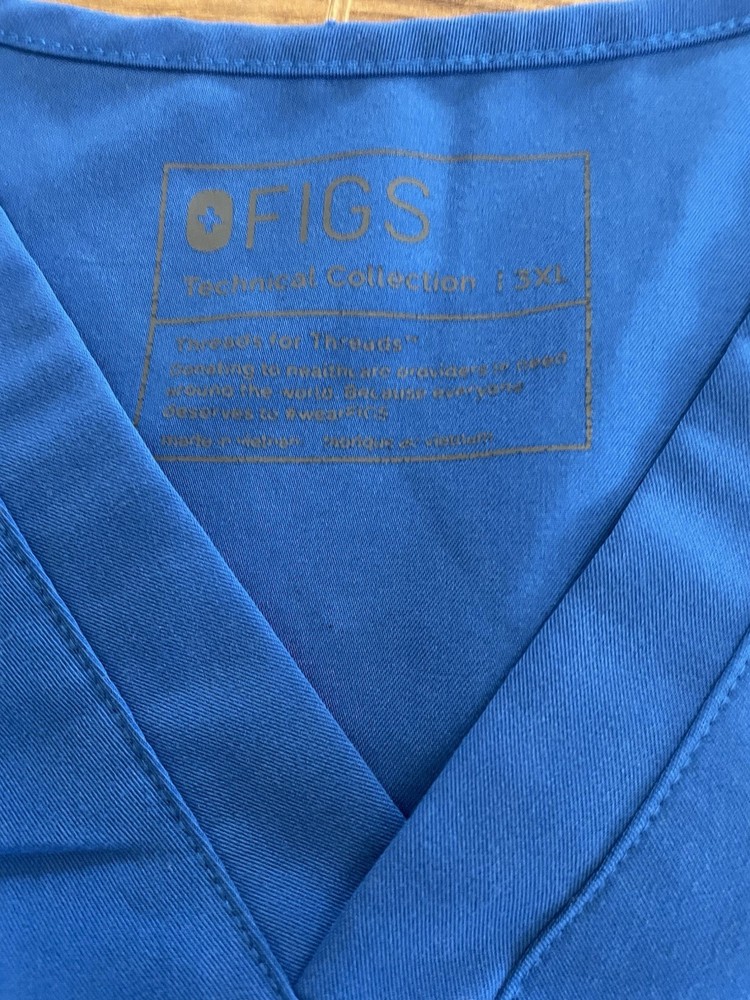 FIGS Technical Scrub Top- 3XL NWOT Royal