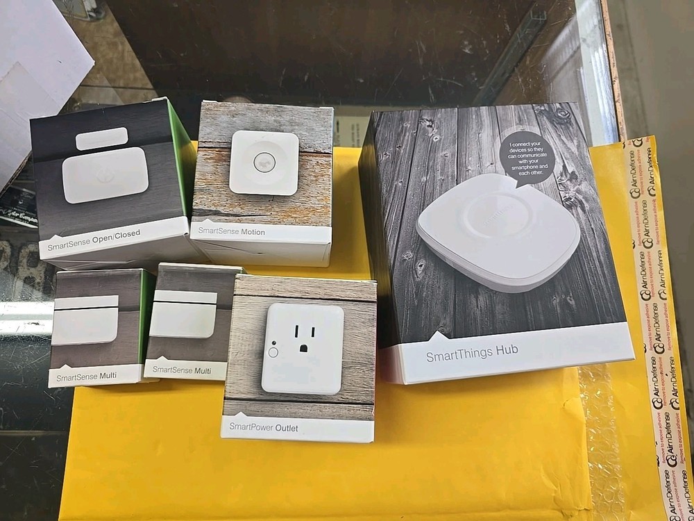 SmartThings Hub Wireless Wired Wi-Fi ZigBee Z-Wave Smart Home Controller + Extra