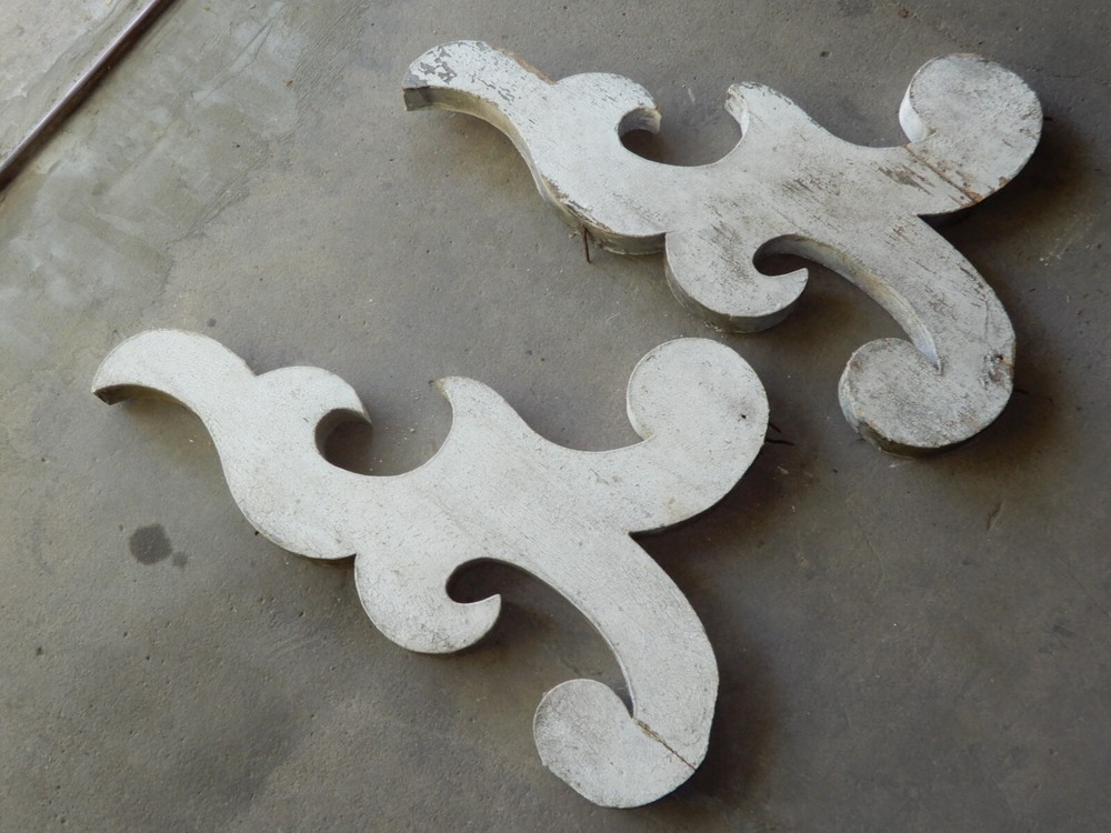 2 LARGE ANTIQUE ARCHITECTURAL CORBELS CHIPPY WHITE CIRCA 1850 2