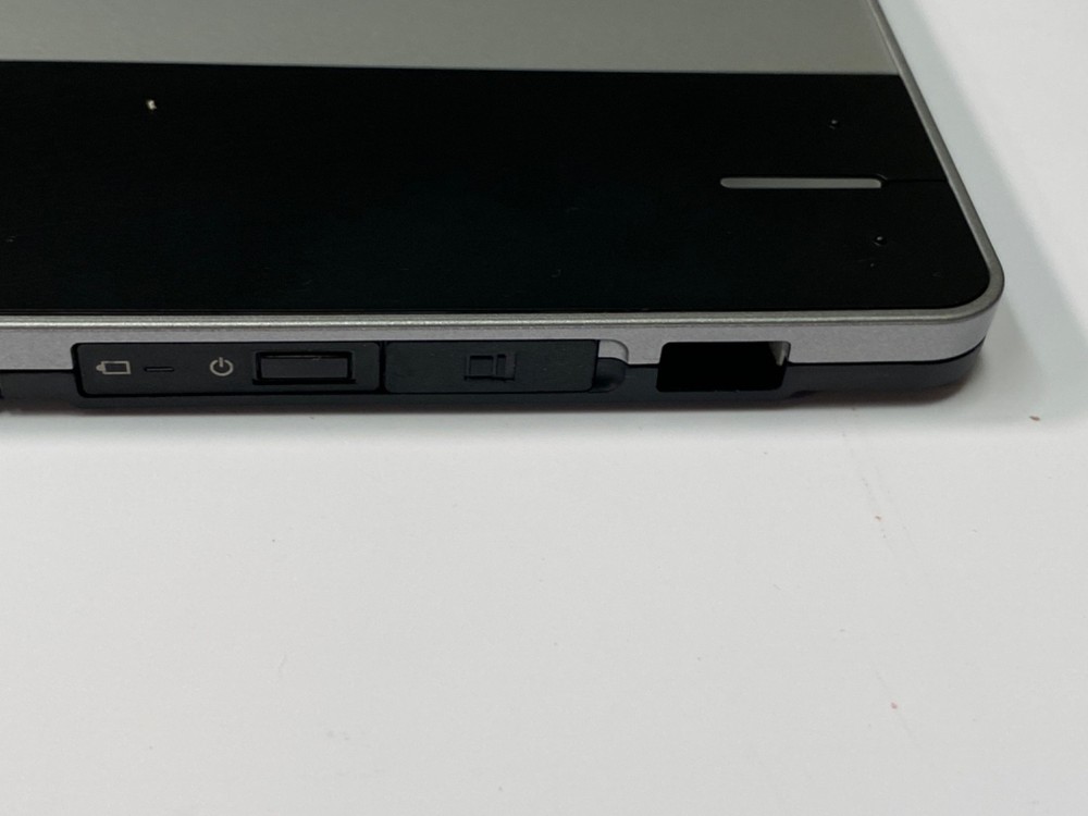 Wacom CTH-680 Intuos Pen & Touch Medium Tablet *SHOWN WORKING