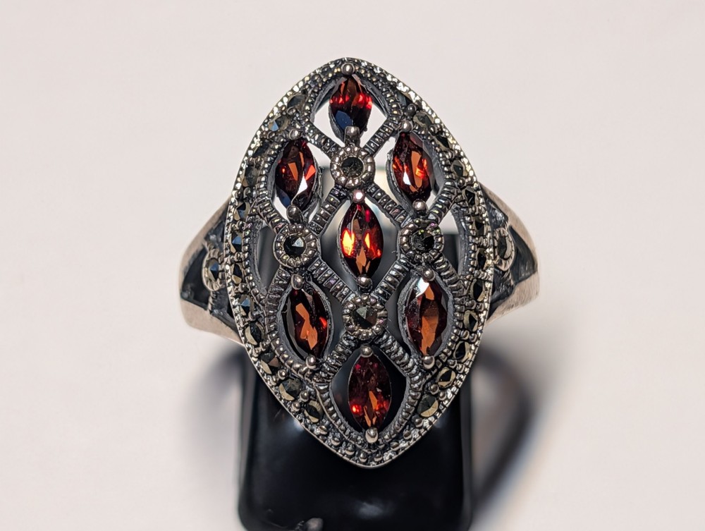 STERLING SILVER GARNETS RING SIZE 10 HALLMARKED 925