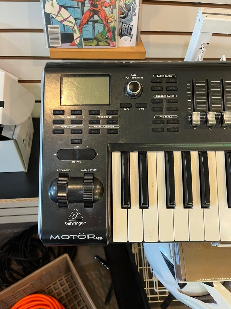 Behringer MOTOR49 USB/MIDI Keyboard Controller 49-Key Motorized Faders