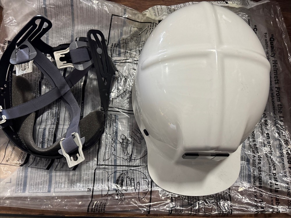 MSA #475336 COMFO-CAP HARD HAT With STAZ-ON