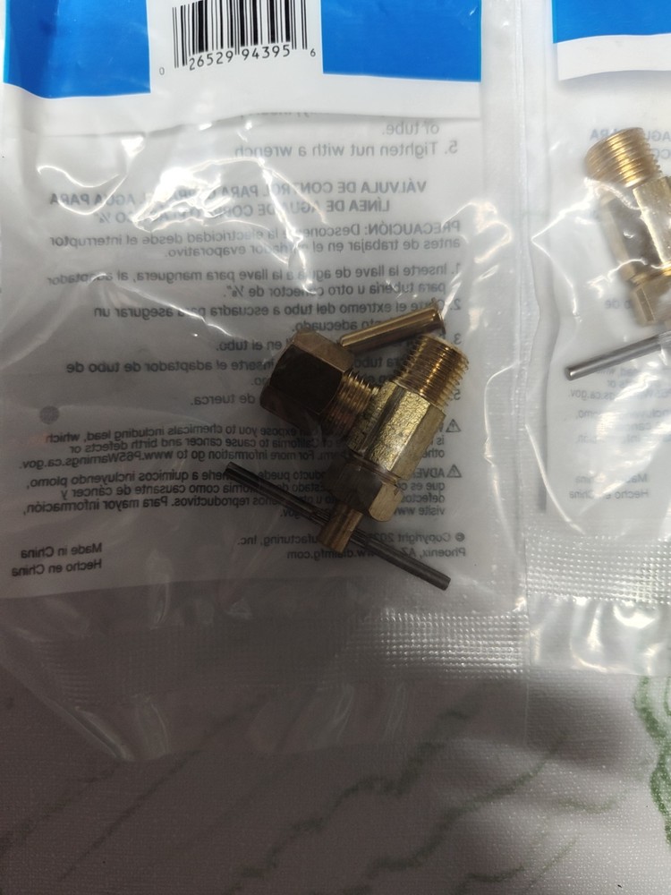 4 Pk.Dial Angle Needle Valve 1/4" Compression × 1/8" MPT 94395