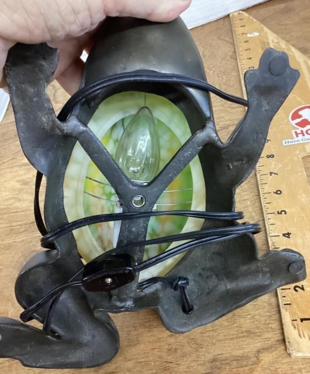 Vintage Castmetal Frog Light