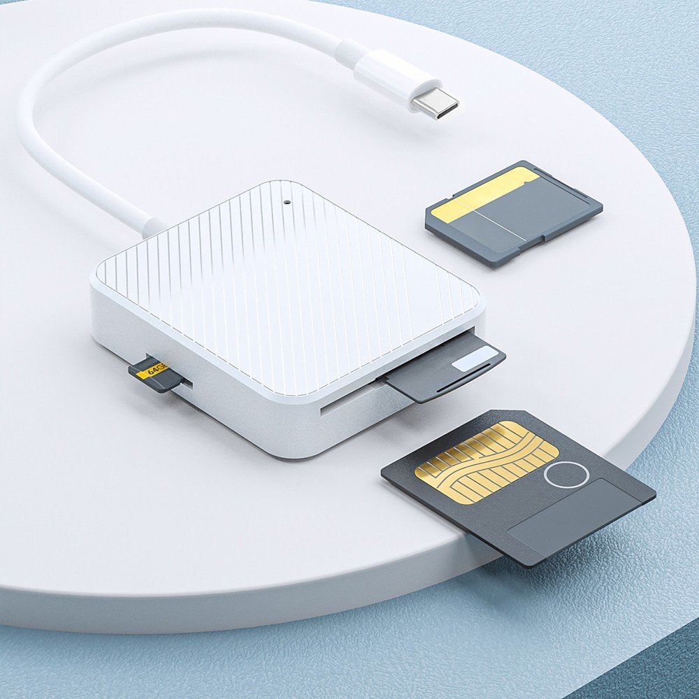 4-Slot USB-C M2 SD SM XD Card Reader Compact Flash Reader Memory Card Adapter