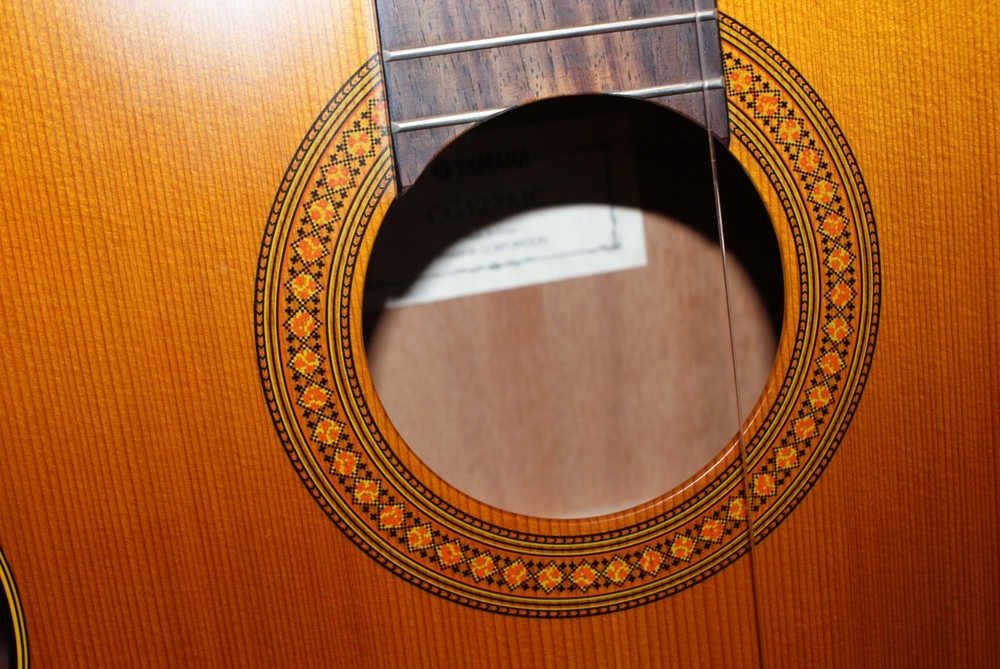 YAMAHA CG122MC Classical Guitar - Cedar top