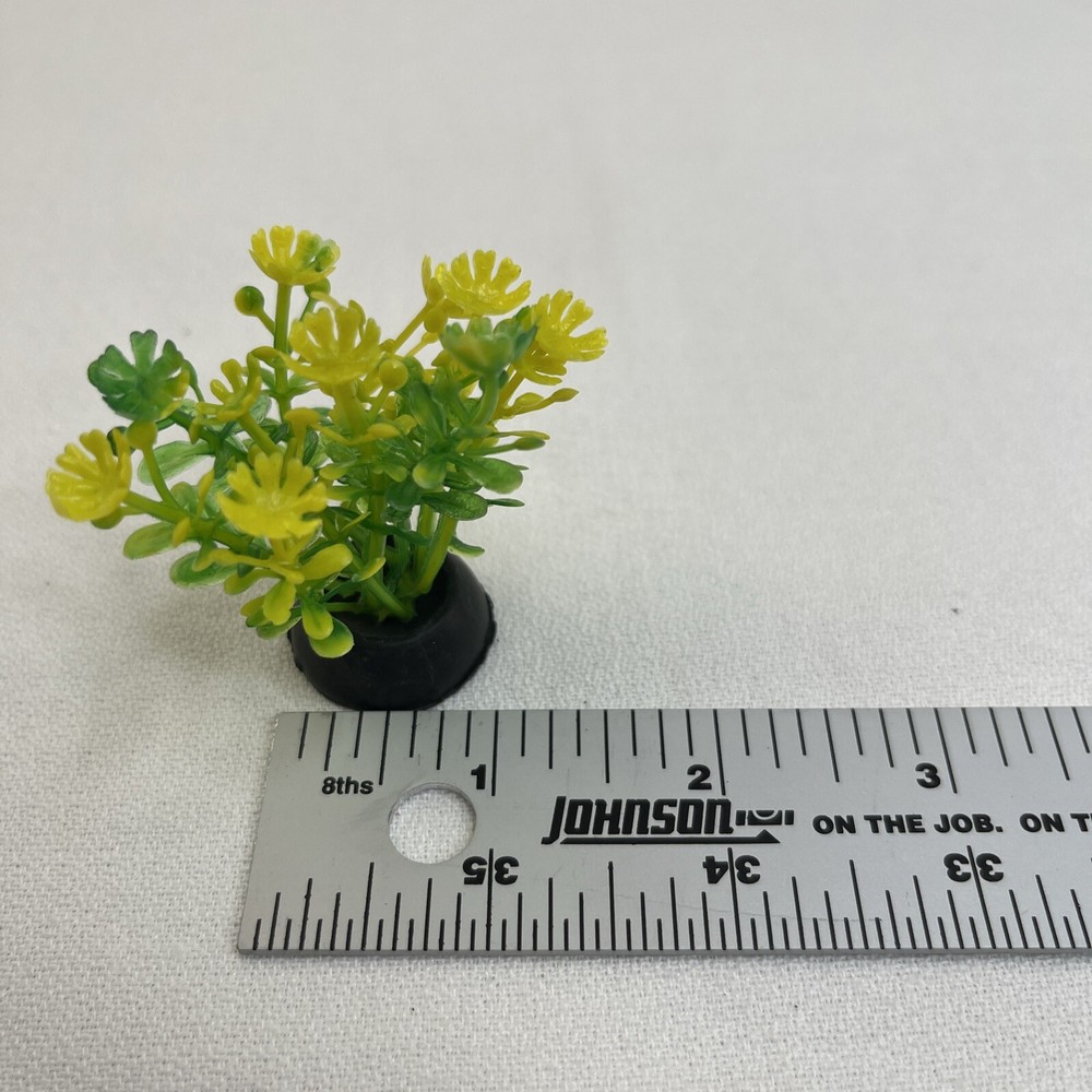 4 PC Xunyee Plastic Aquarium Plants