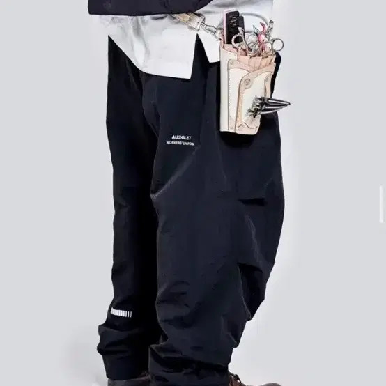 Moype Aufgilet Uniform Set