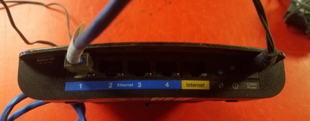 ⭐️⭐️⭐️⭐️⭐️ Used Wireless Router Cisco Linksys E1299