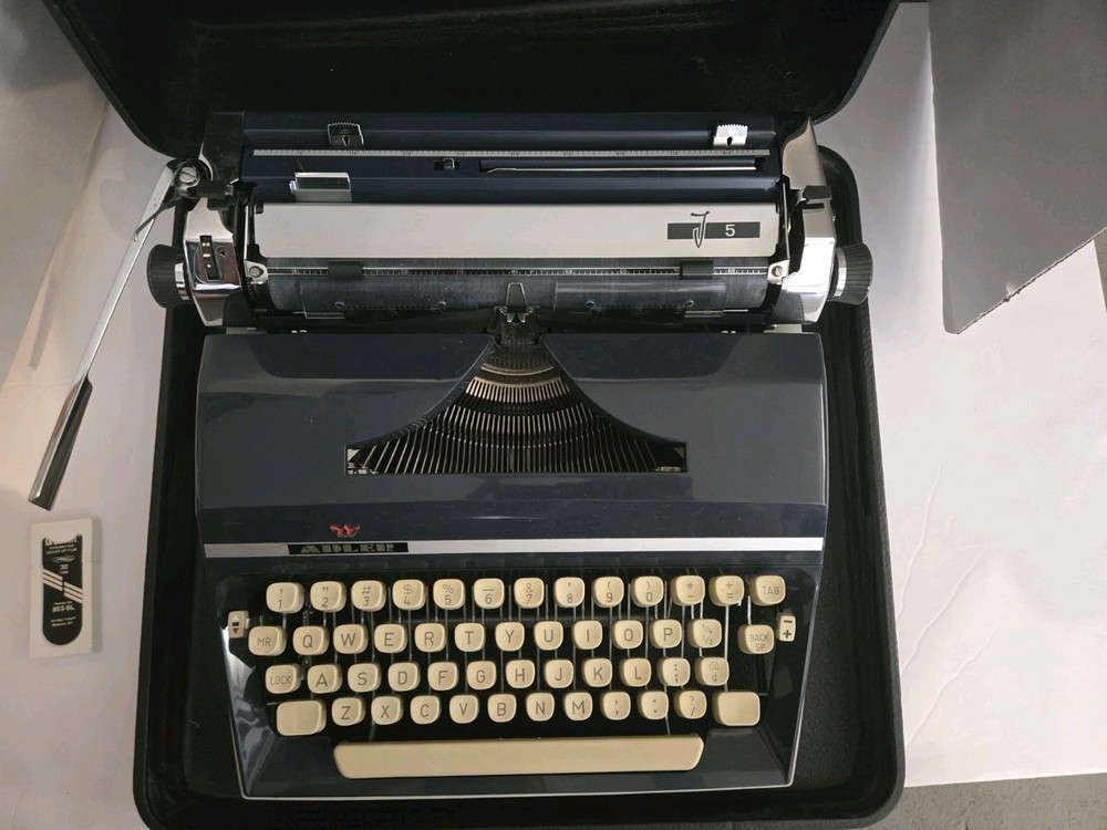 Adler J5 Typewriter With Case