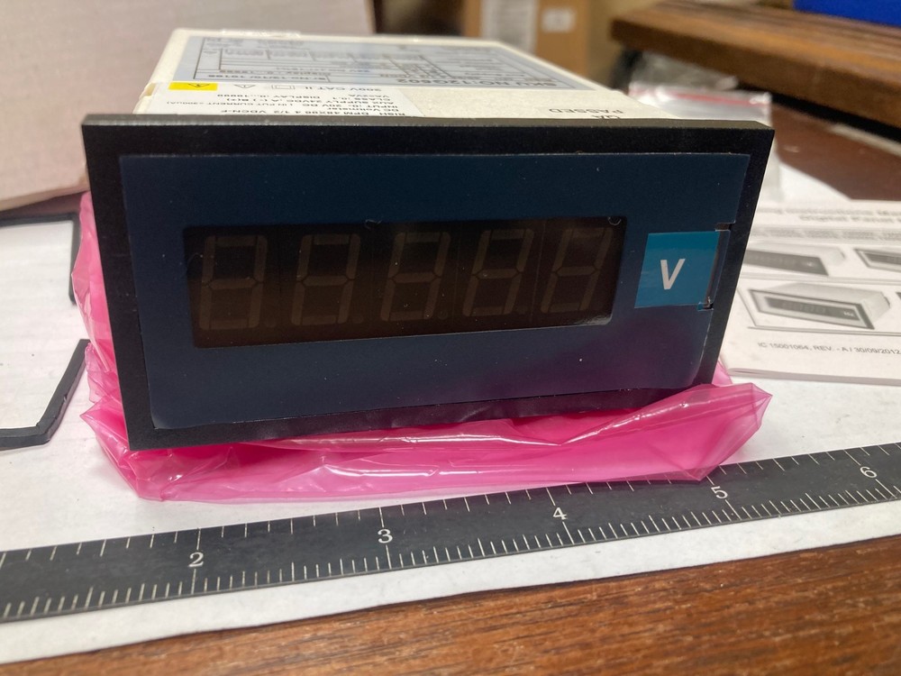 Grainger 12G502, Digital Panel DC Voltmeter, 0-20 VDC Input Range, Red LED